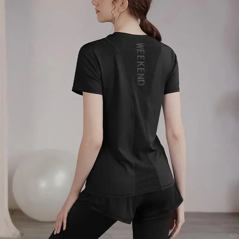 夏日运动必备！超显瘦瑜伽服短袖T恤?