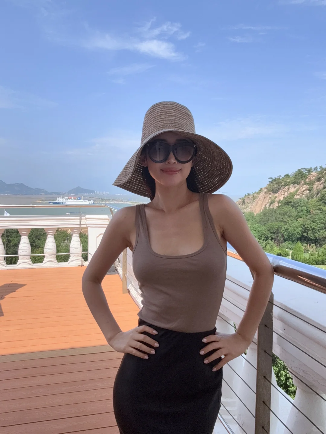 海边穿搭，get一个～?️