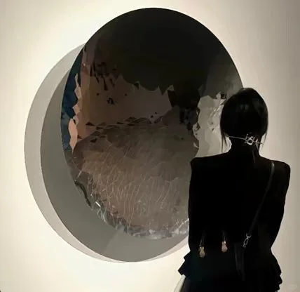 ? 在艺术的光影里，遇见另一个自己