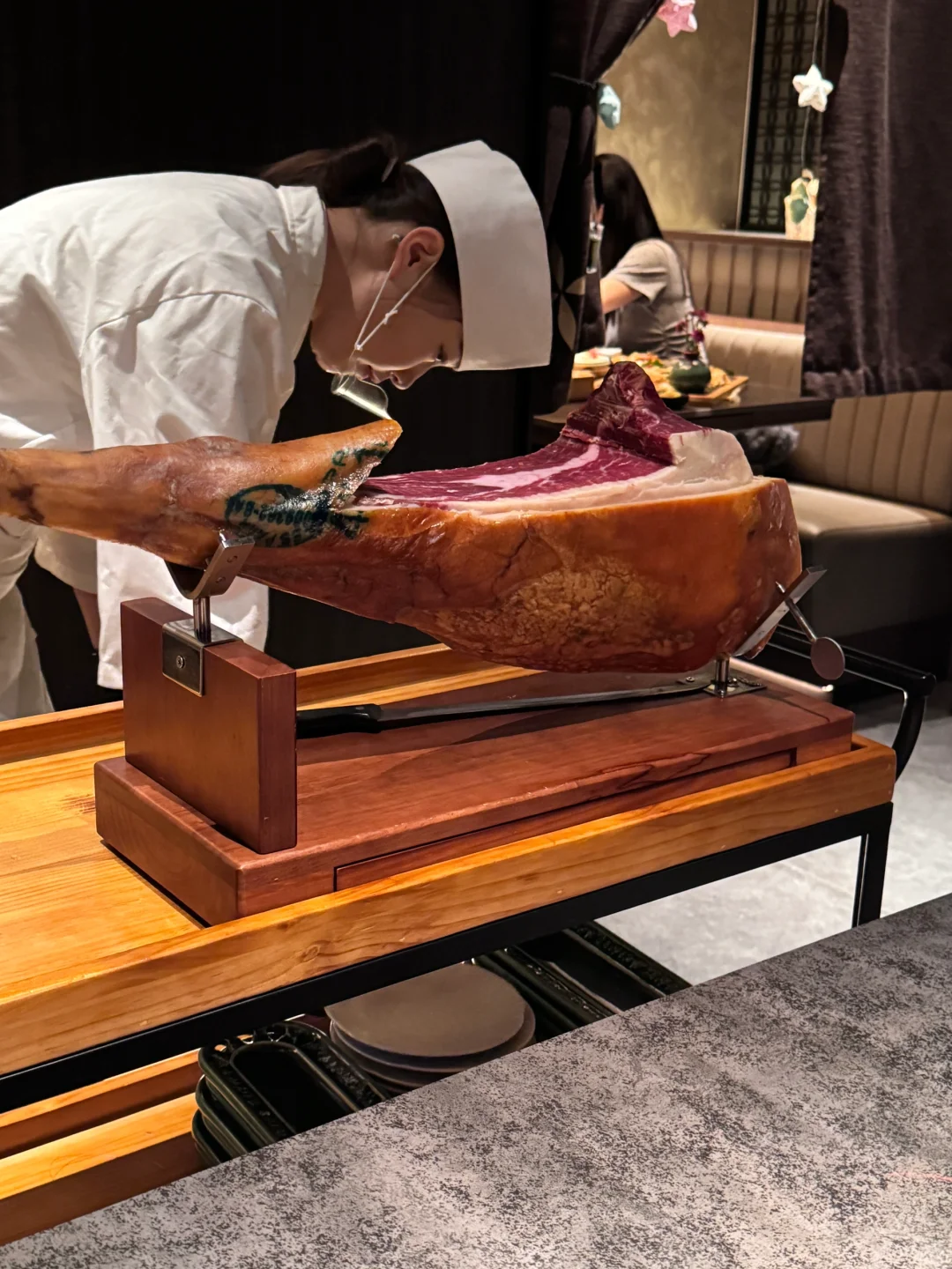 Lululemon 新款连体衣 太显身材喽?