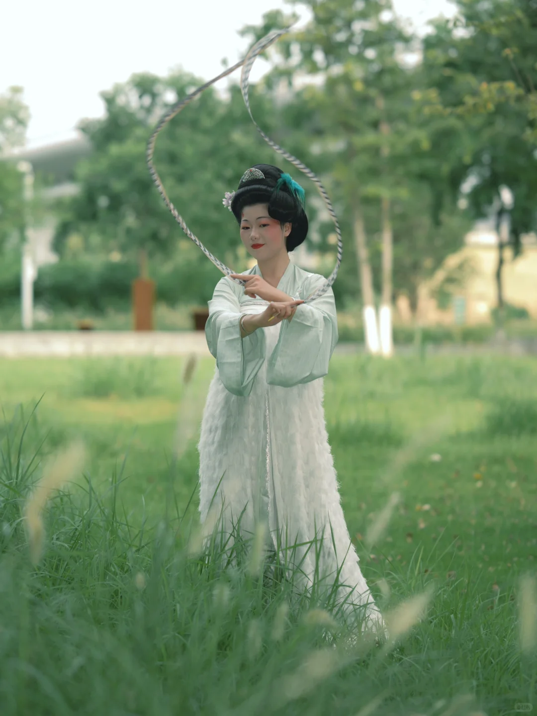 青羽颦颦柳如丝