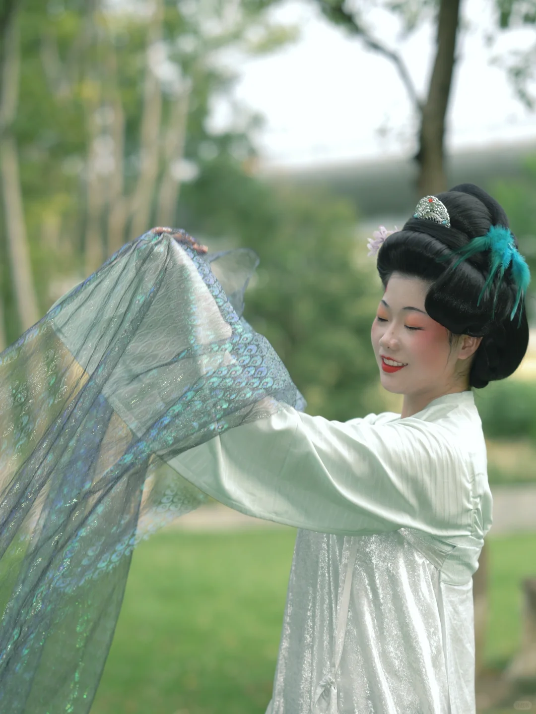 青羽颦颦柳如丝