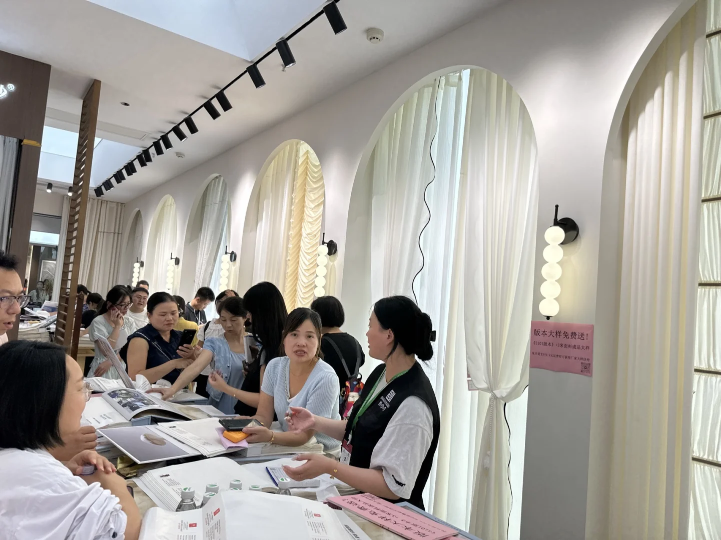 南沙窗帘老板正在参加窗帘展会，有需要的来