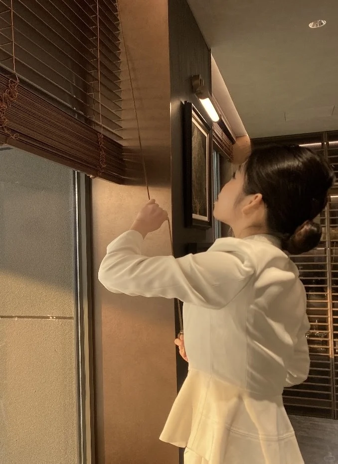 上班的人妻感