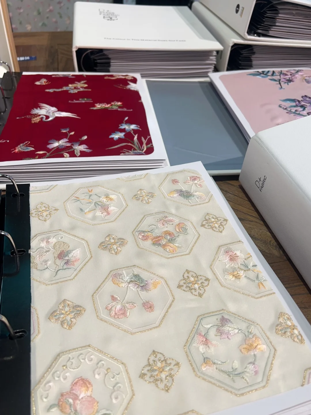 展会三天被问的最多的居然是样品册卖不卖