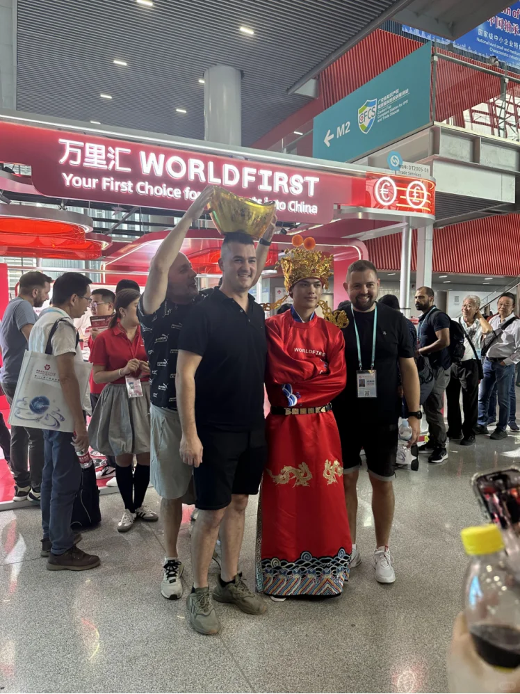 广交会见闻：外贸商机涌动，这些展位值得一探