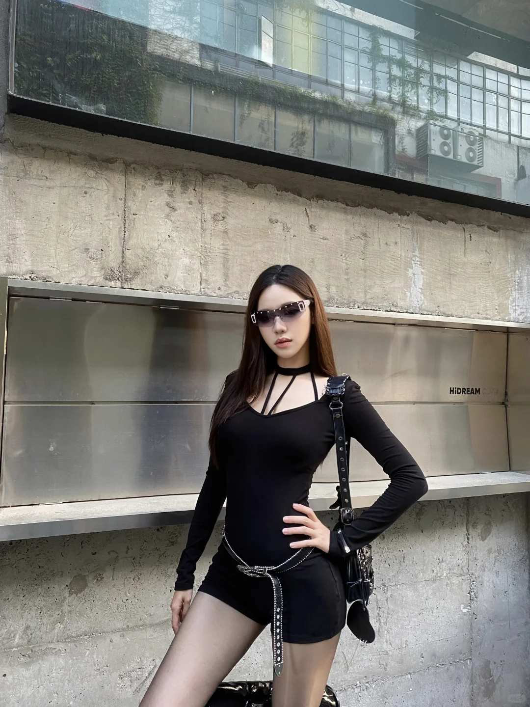 存一组辣妹的拍照姿势