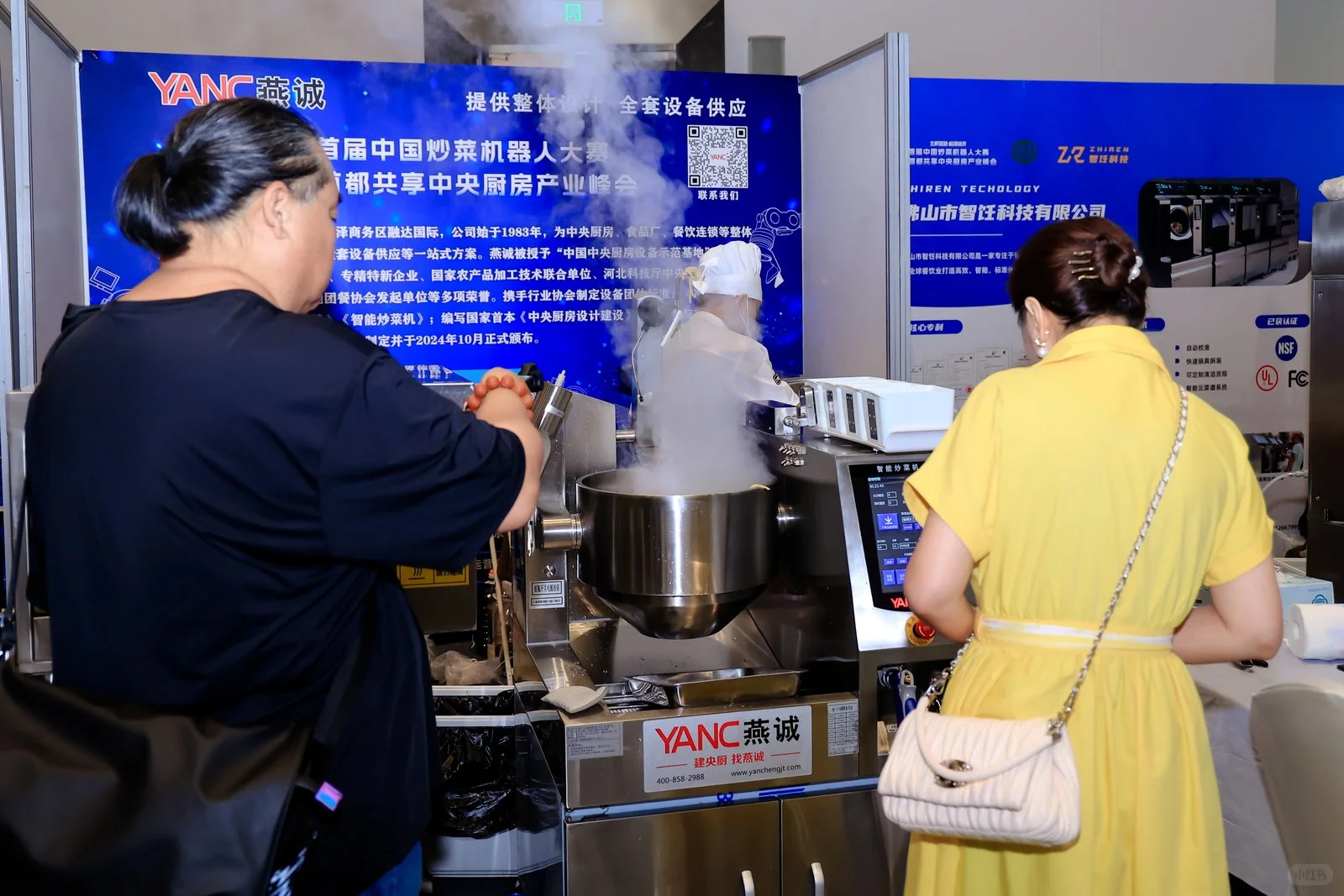 一场未来厨房的科幻体验首届炒菜机器人大赛