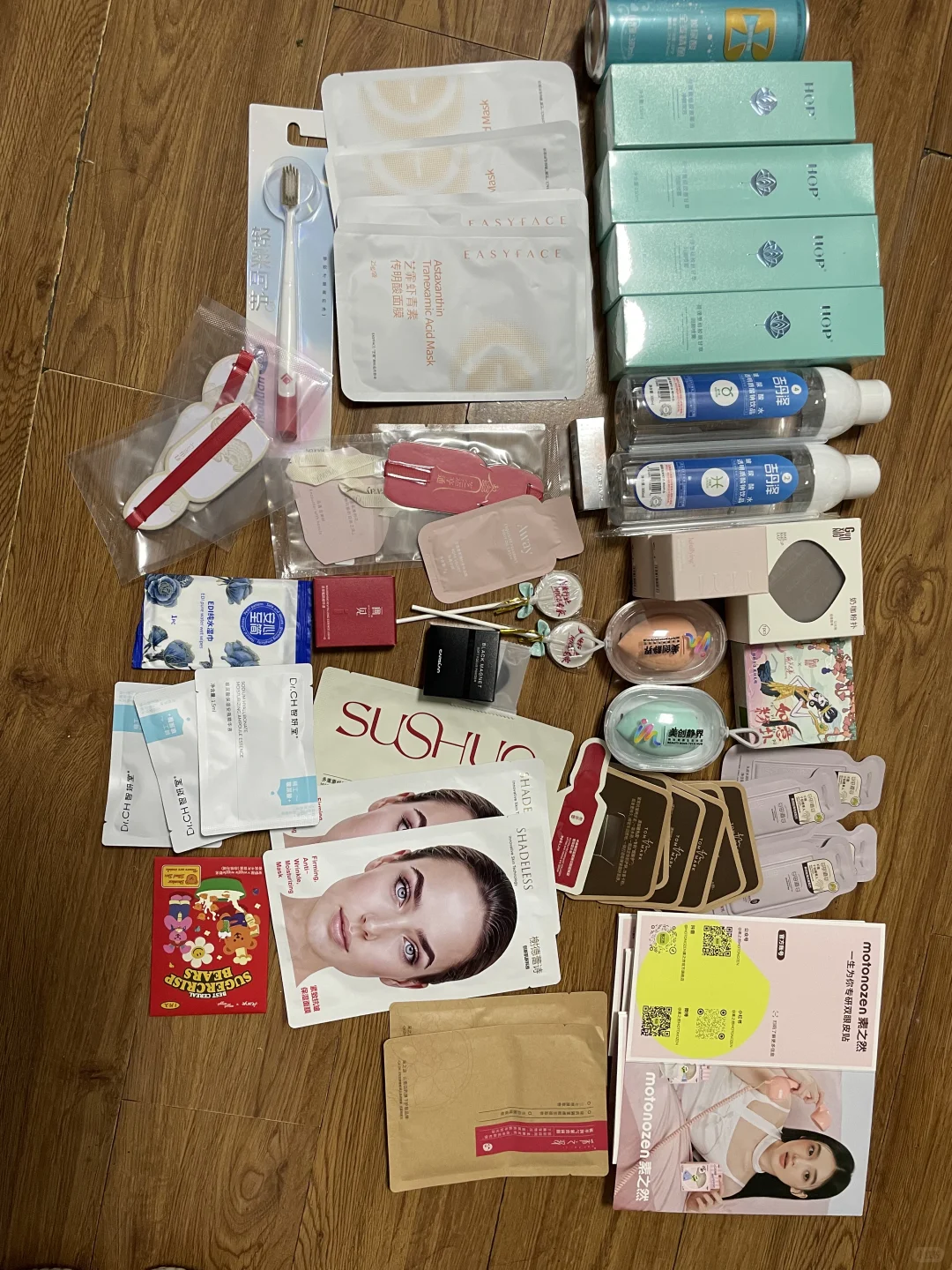 美妆博览会，一上午两人的战绩