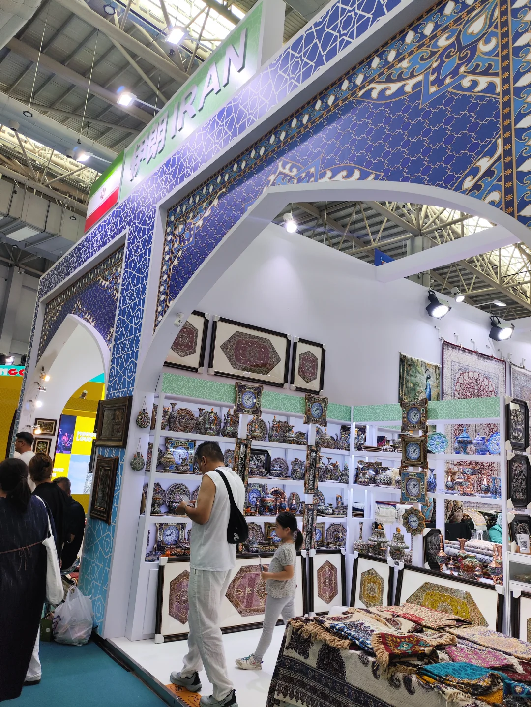 呼市中蒙博览会逛了，粥饼伦看了