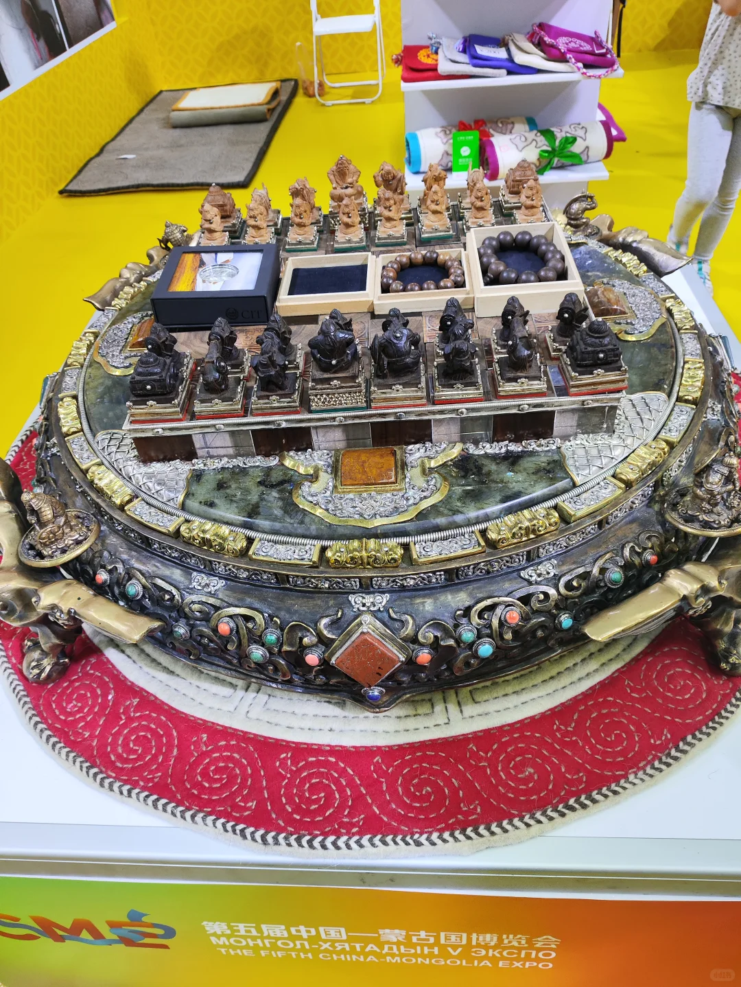 呼市中蒙博览会逛了，粥饼伦看了