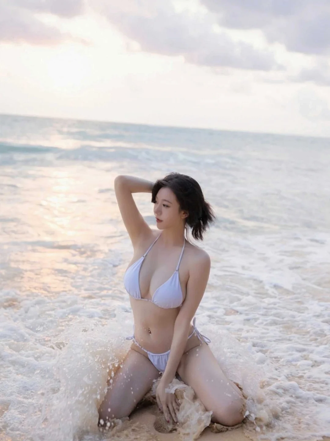 海边辣妹 | 白色比基尼的封神时刻? 宝子