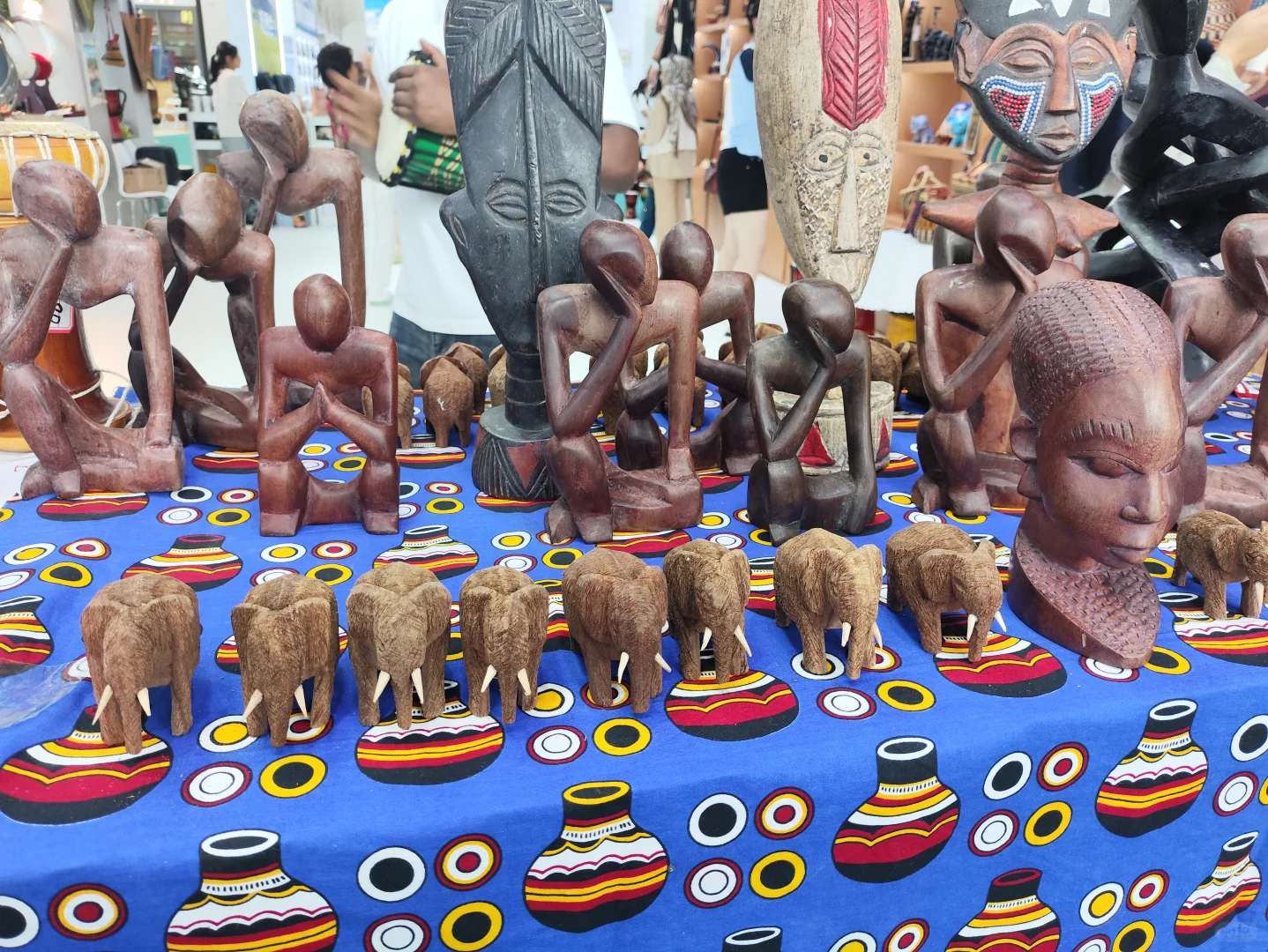 呼市中蒙博览会逛了，粥饼伦看了