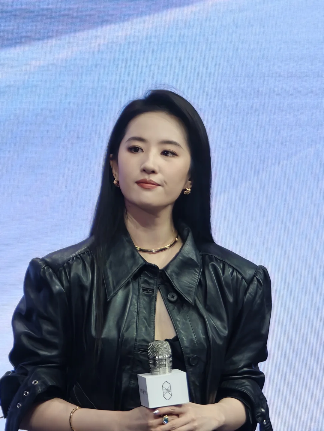 华为发布会拍摄的神仙姐姐