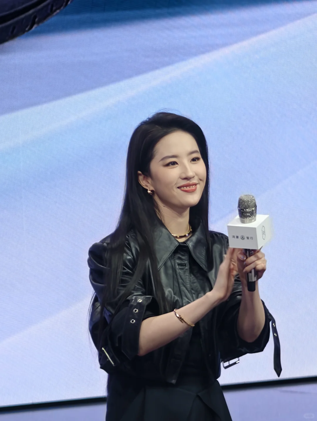 华为发布会拍摄的神仙姐姐