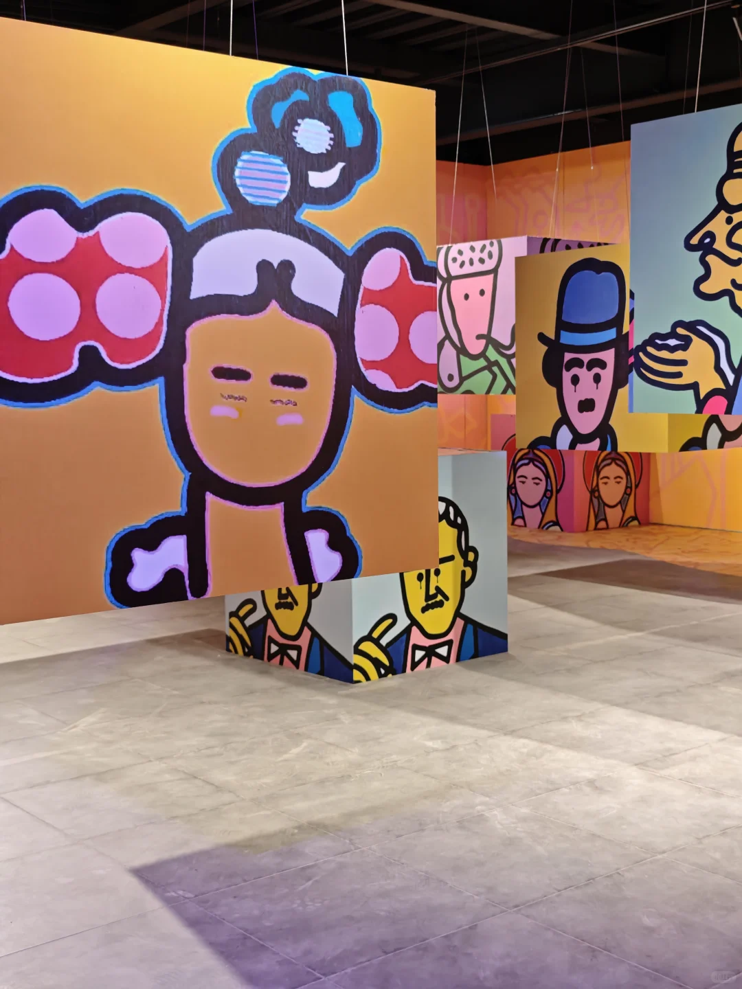 沈阳新展｜用画笔创造的彩色涂鸦世界?