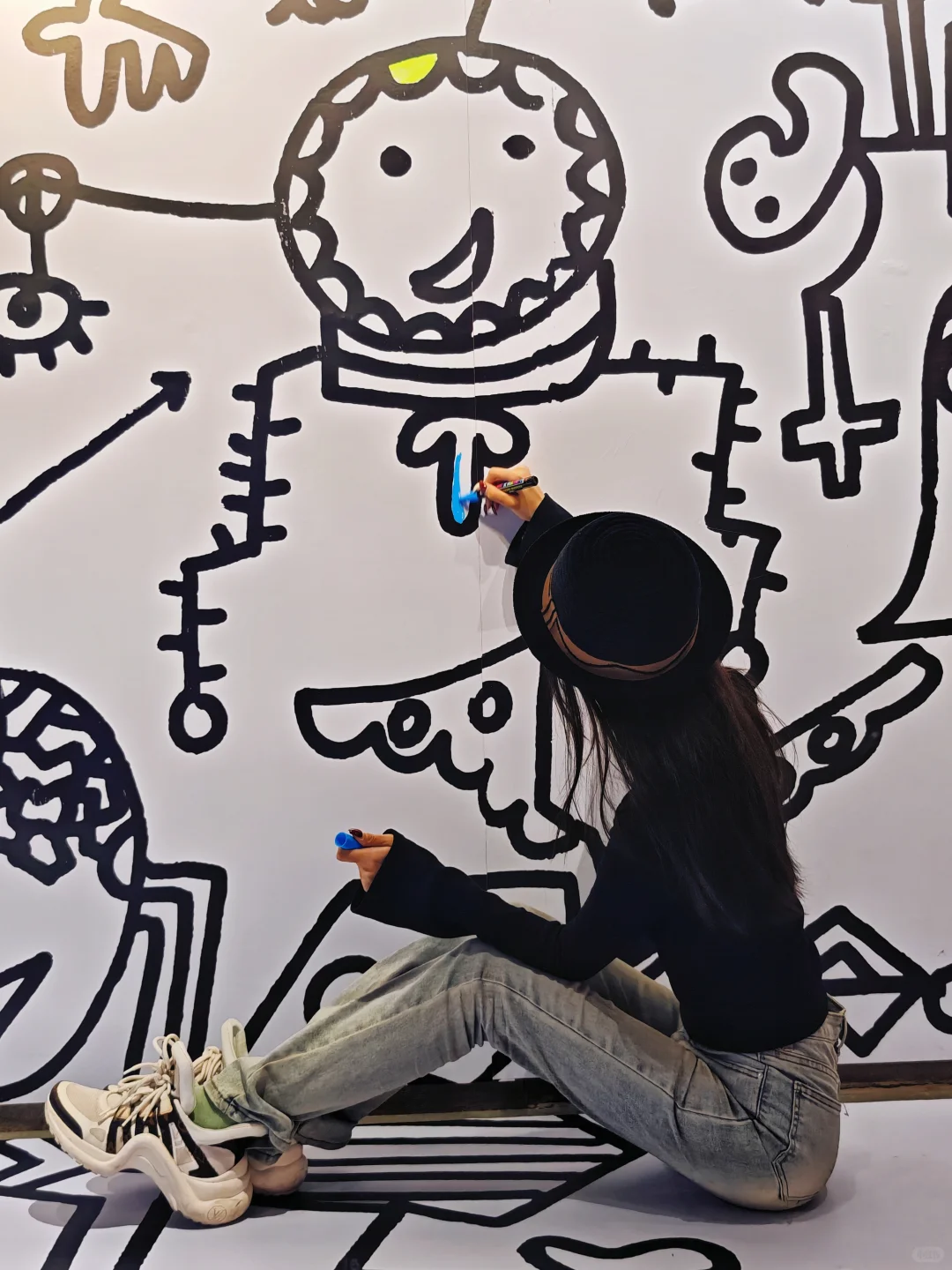 沈阳新展｜用画笔创造的彩色涂鸦世界?