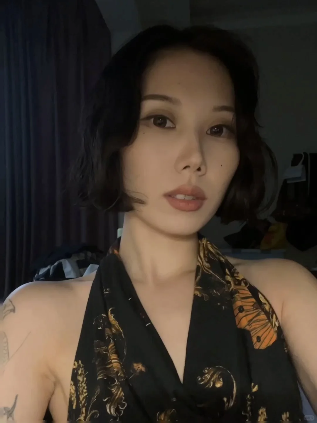 一组不好意思发在pyq的小妈风自拍?
