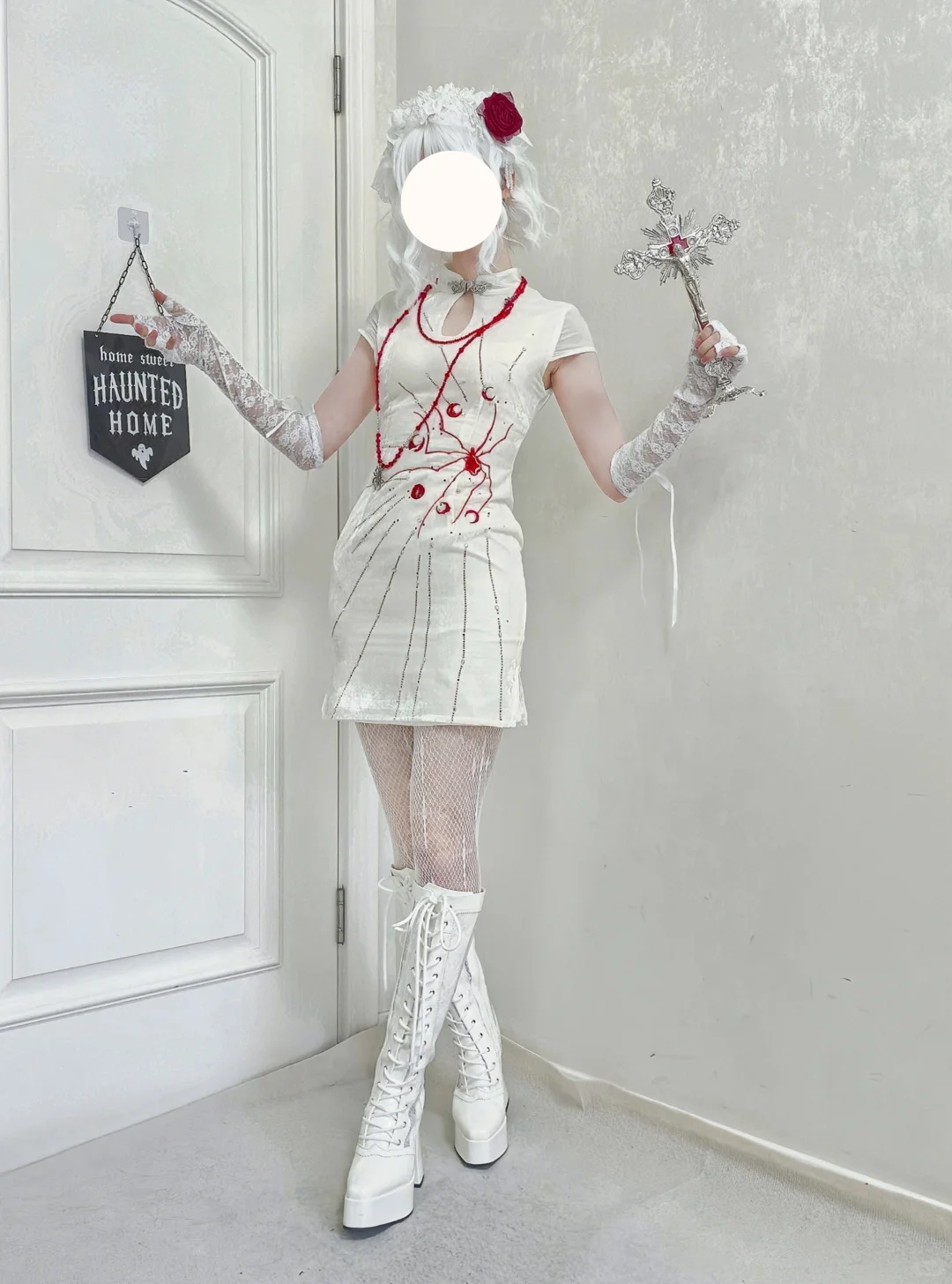 请选择你的万圣节战袍！黑白魔女的邀请