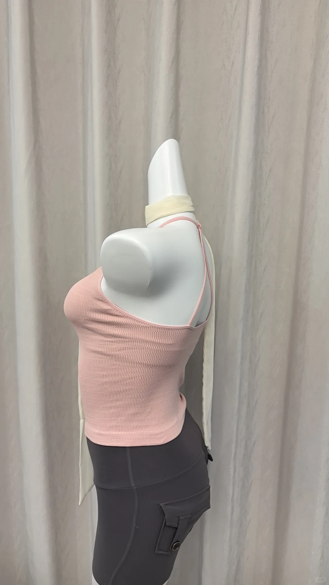 发现一个很绝的瑜伽服组合！