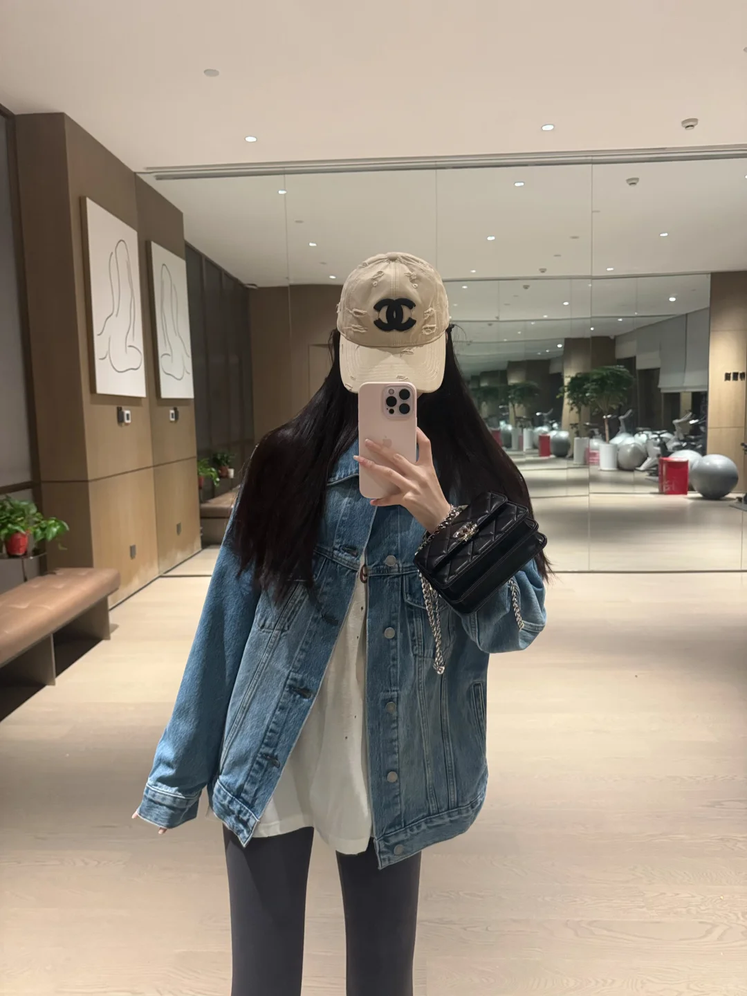 牛仔外套➕瑜伽裤秋天这样穿也太显瘦了吧