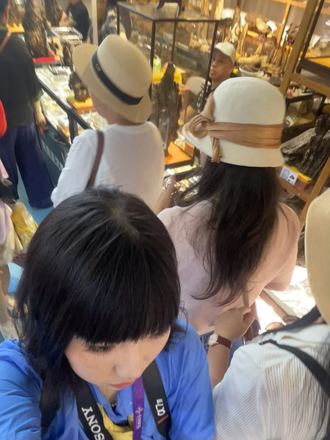 我的腿在东盟博览会…