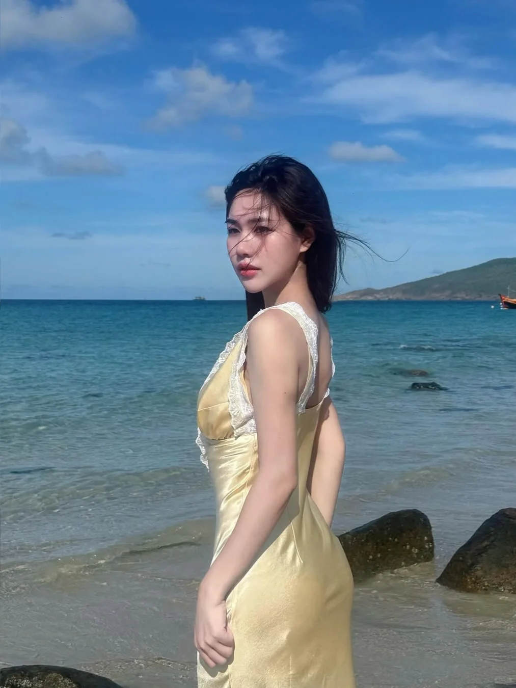 ?黄裙海边也是绝配的