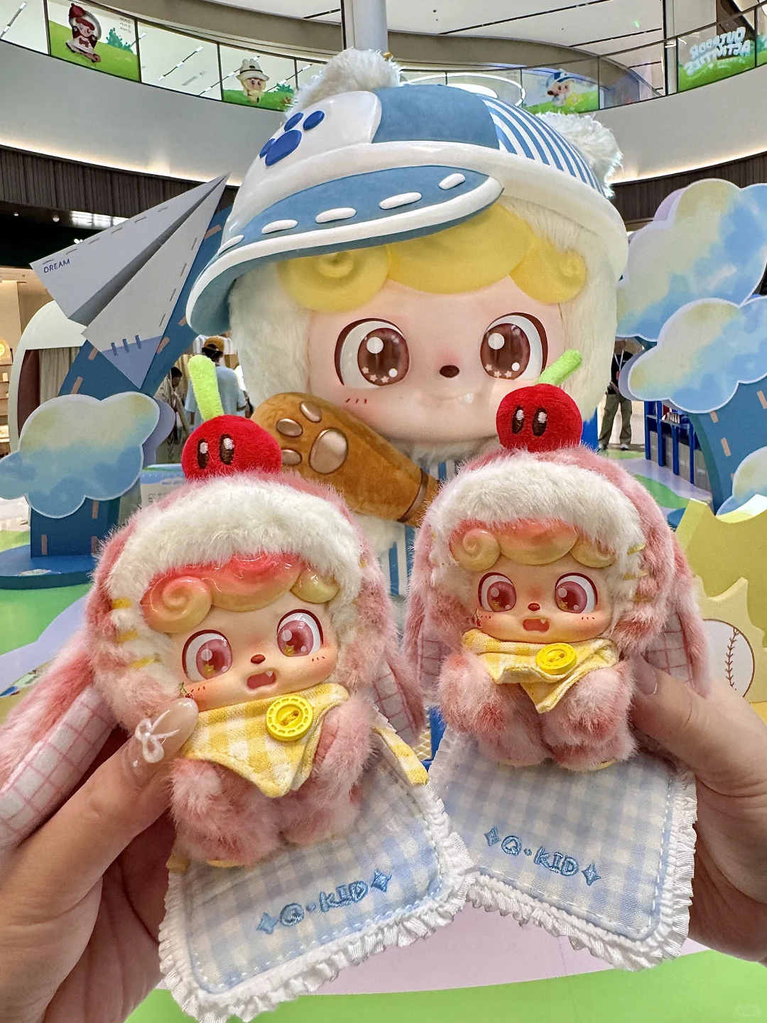 上海世博天地！！?领了一堆。。。