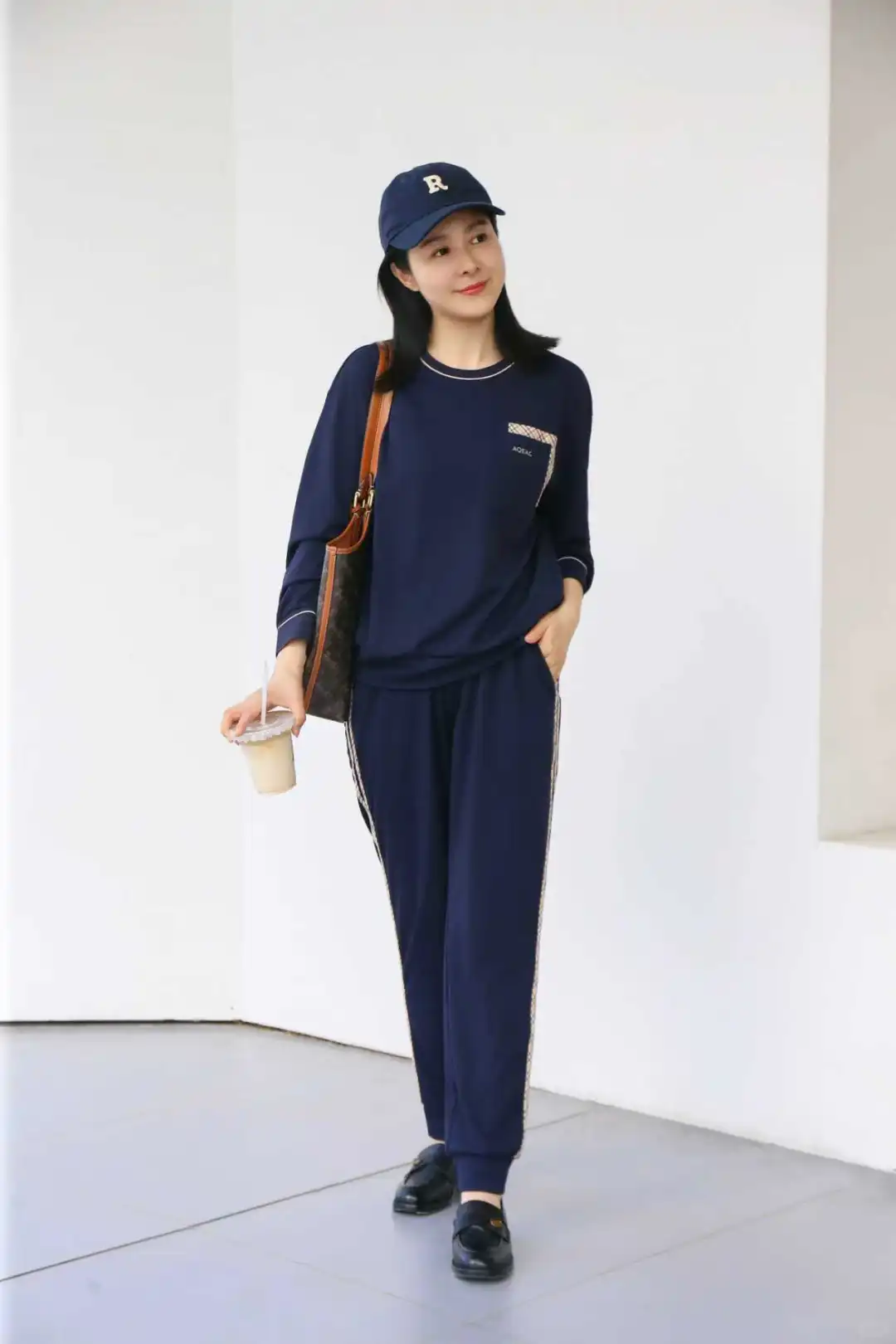 “穿衣自由，首先是舒适的自由”