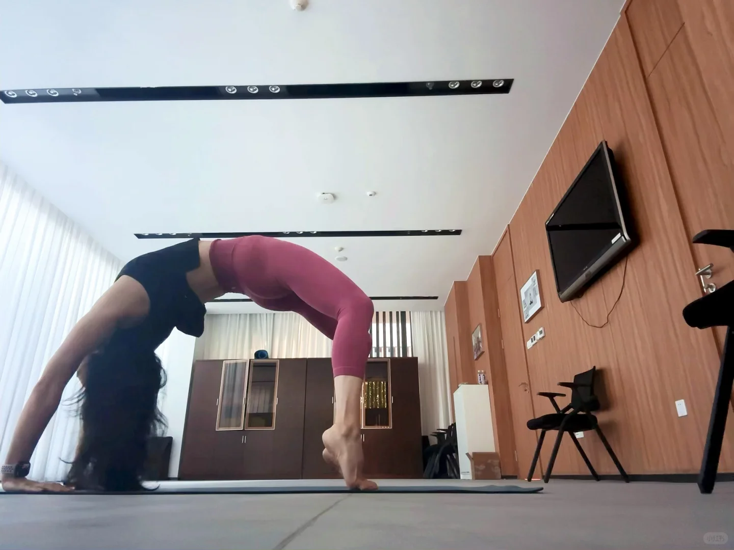 今天是正儿八经瑜伽服