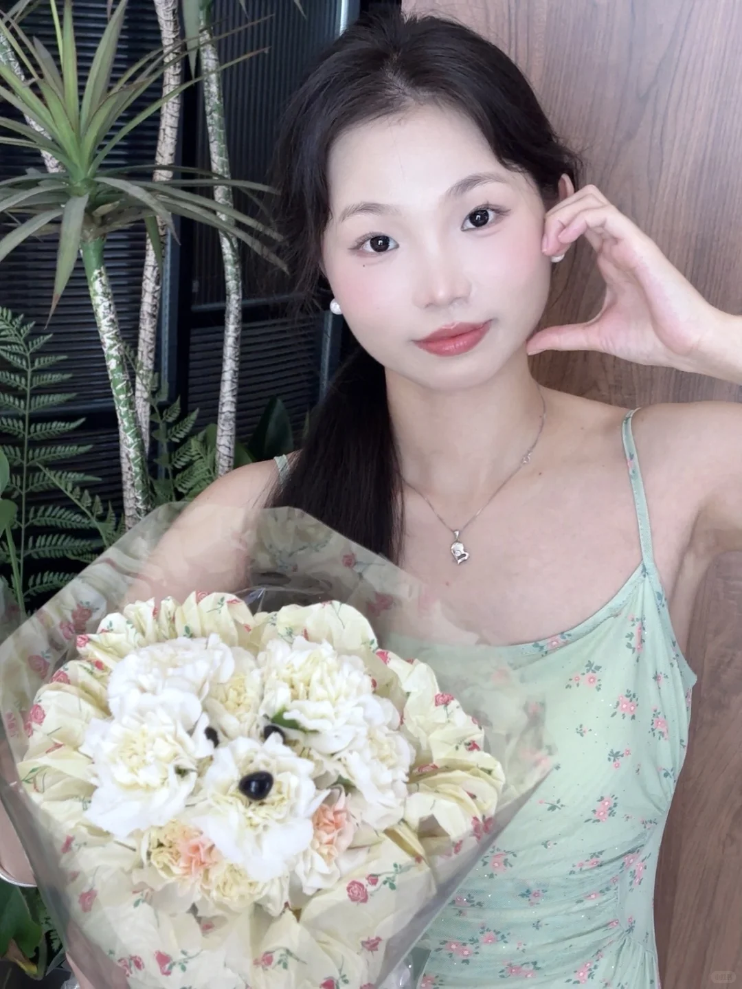 深圳地陪日记-跟漂亮姐姐去逛展拍照