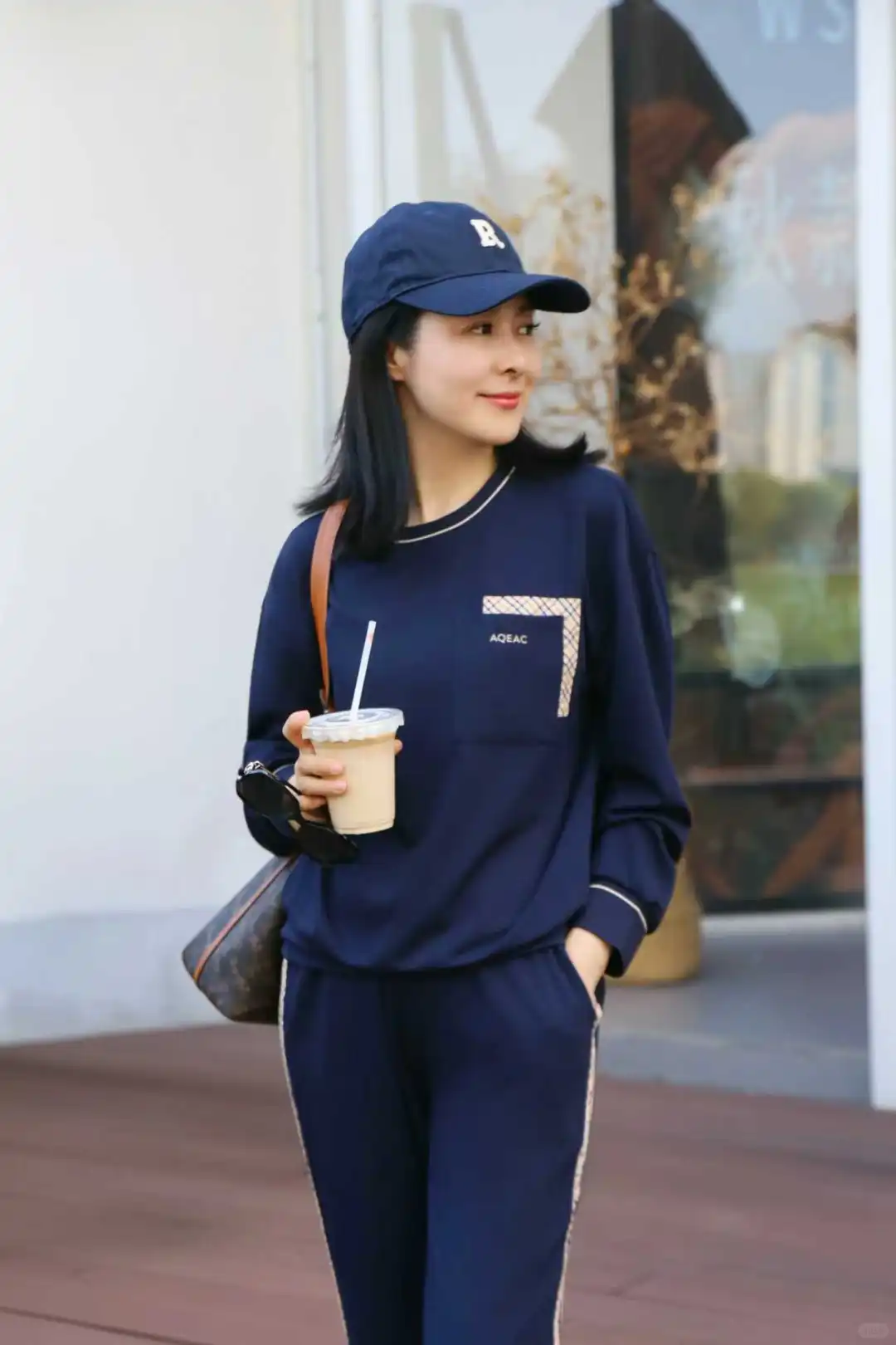 “穿衣自由，首先是舒适的自由”