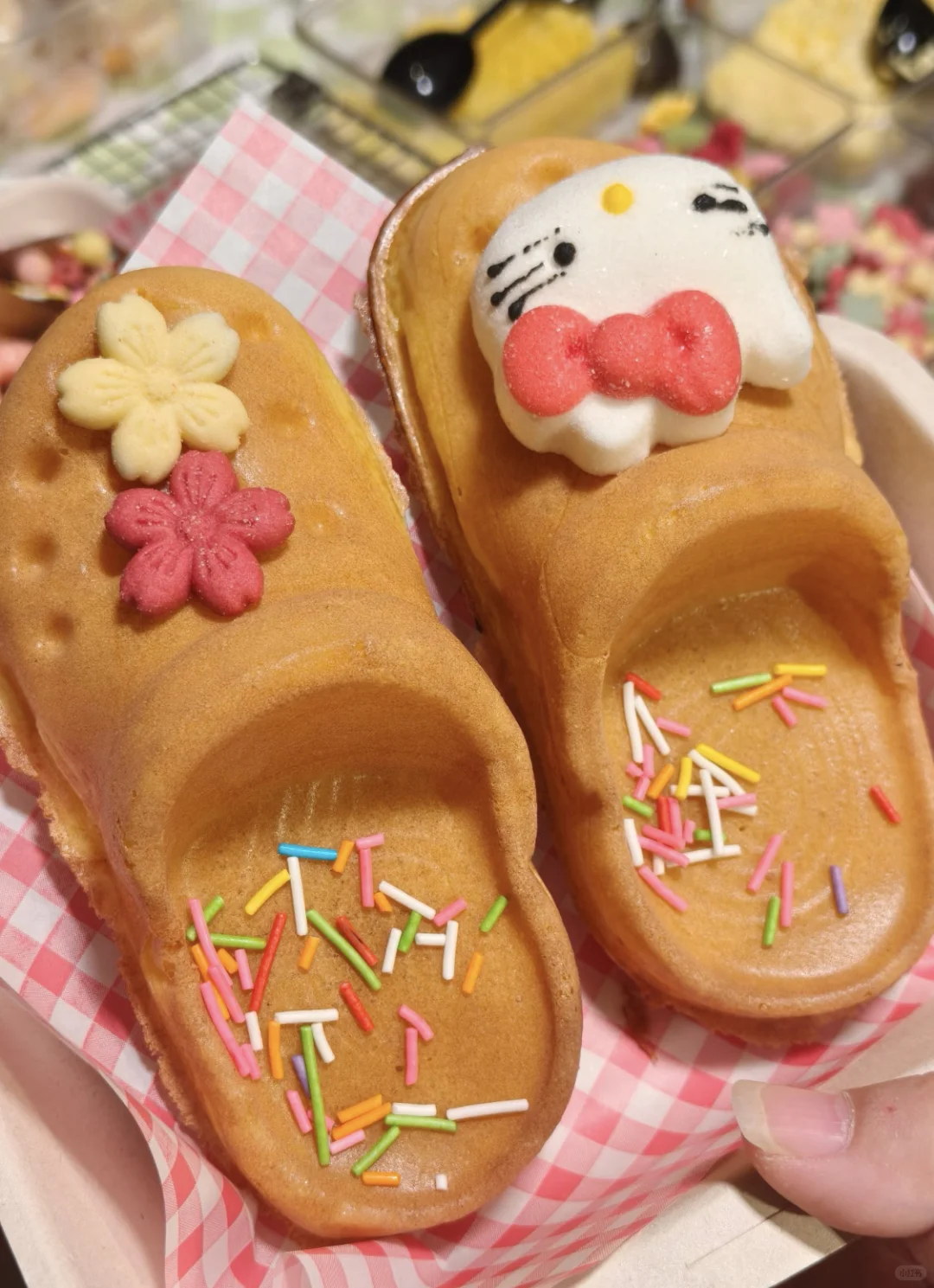 重磅来袭！郑州首届甜品节！洞洞鞋面包烧来咯