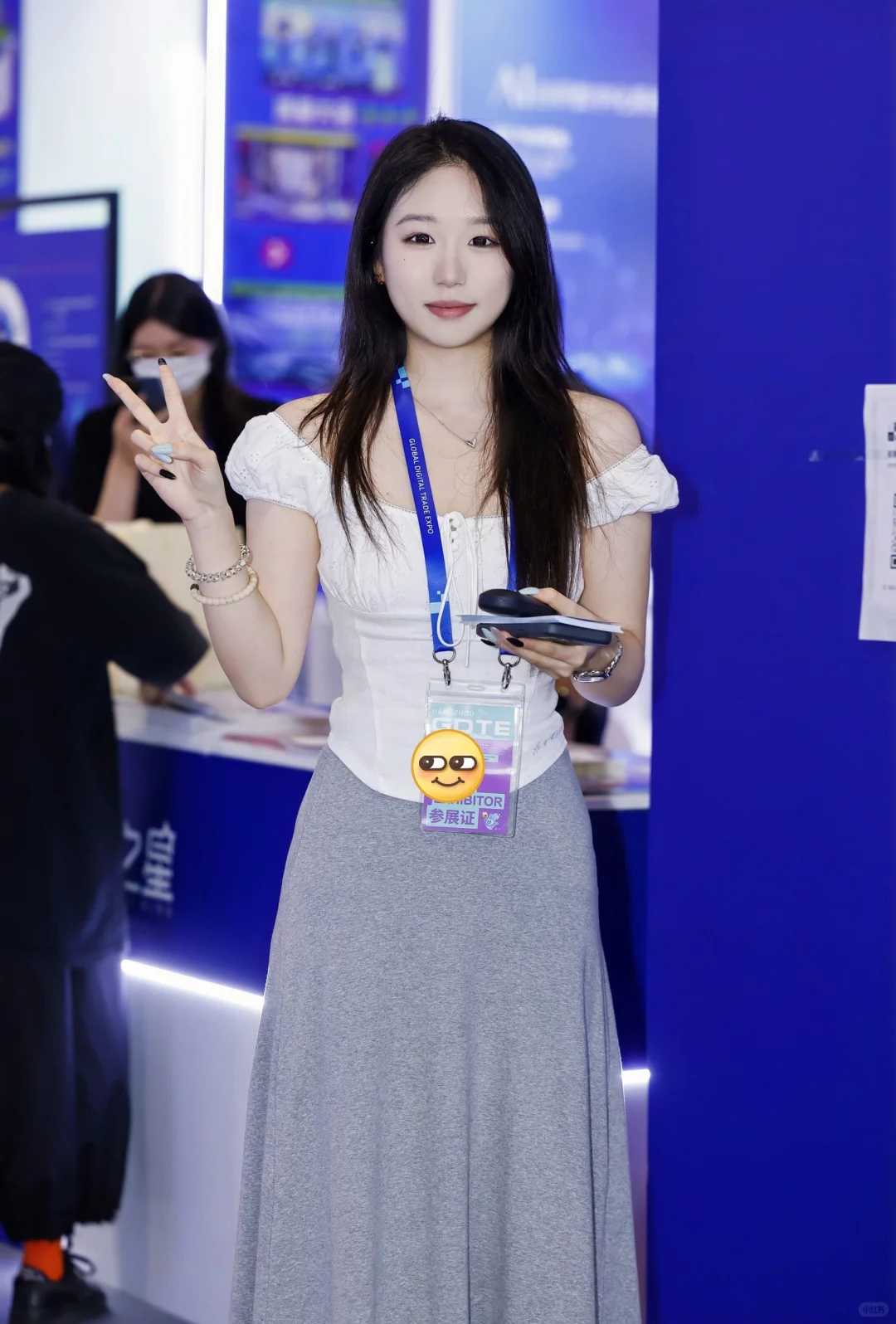 女大勇闯杭州数贸会