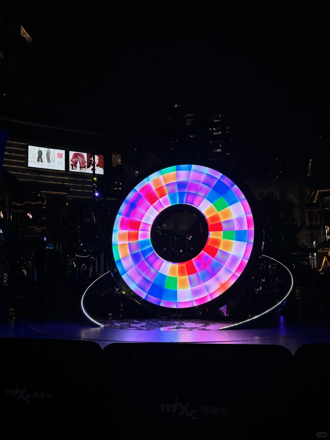 成都万象城是要考研吗。。。好魔幻?。。。