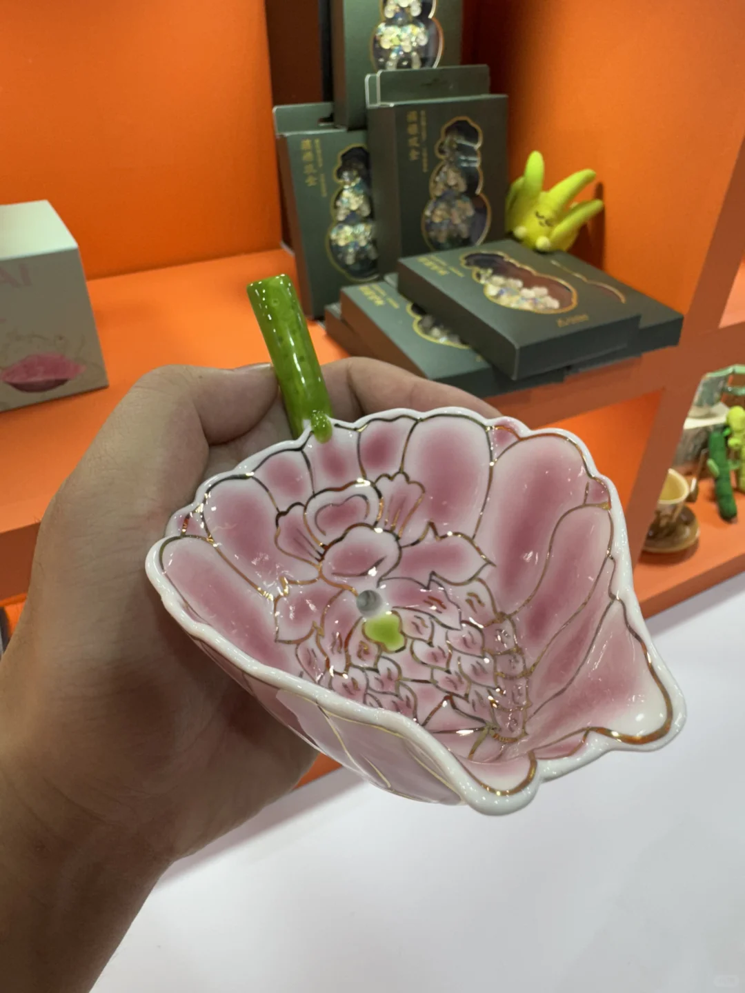 来回三小时 硬控一整天 逛展会 没白来!