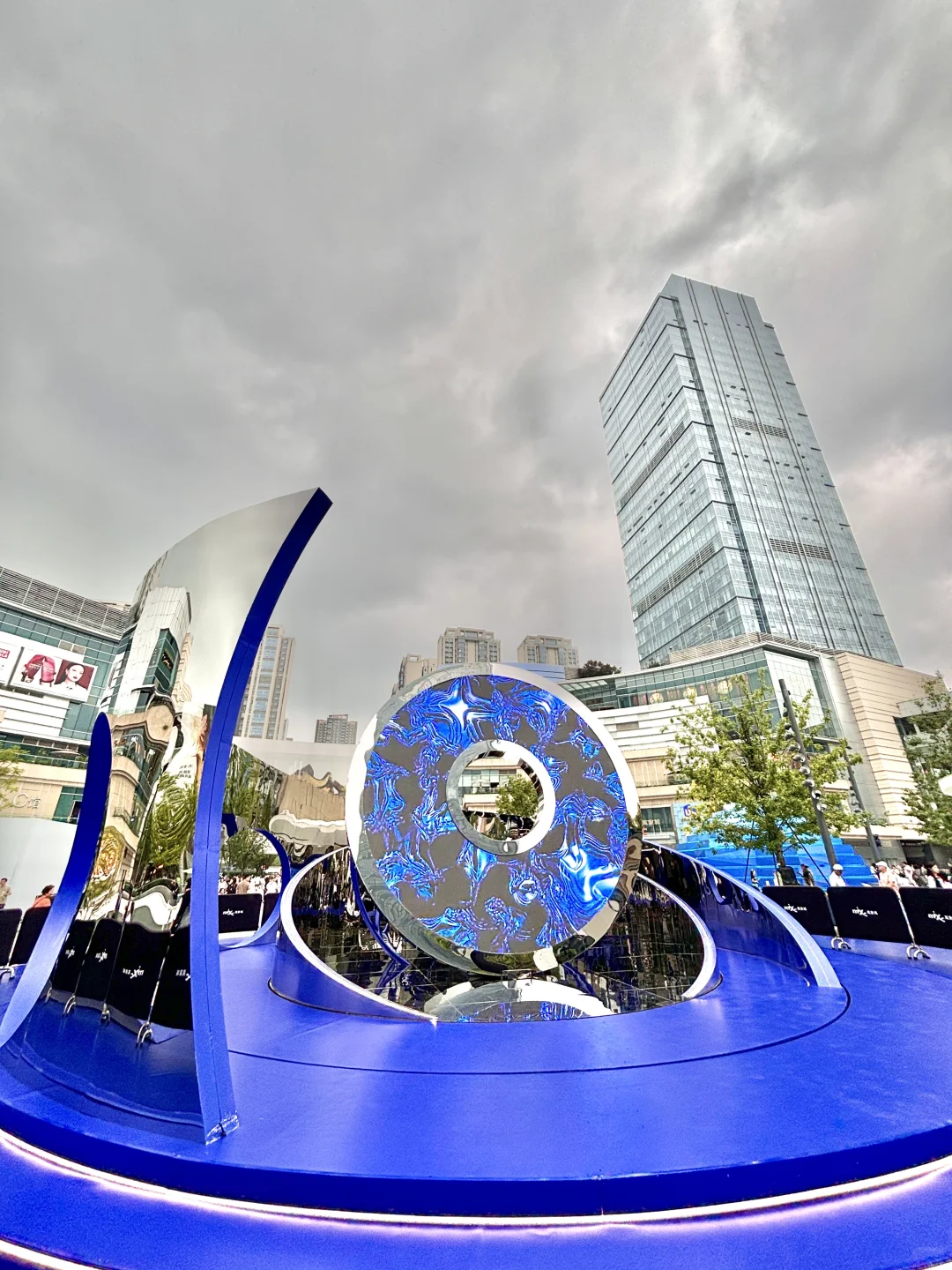 成都万象城是要考研吗。。。好魔幻?。。。