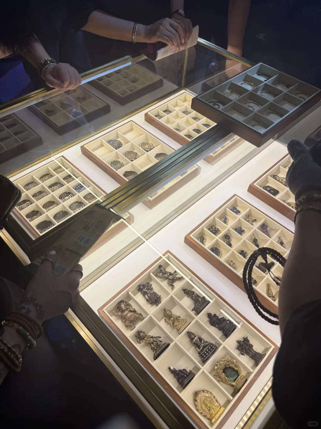 去展会啦 看见甲子哥和小嘴哥啦