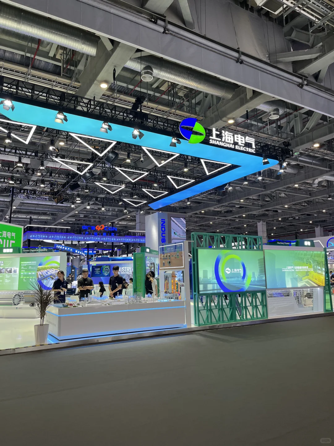 TOB工博会。逛了三天。累了。讲不动了。