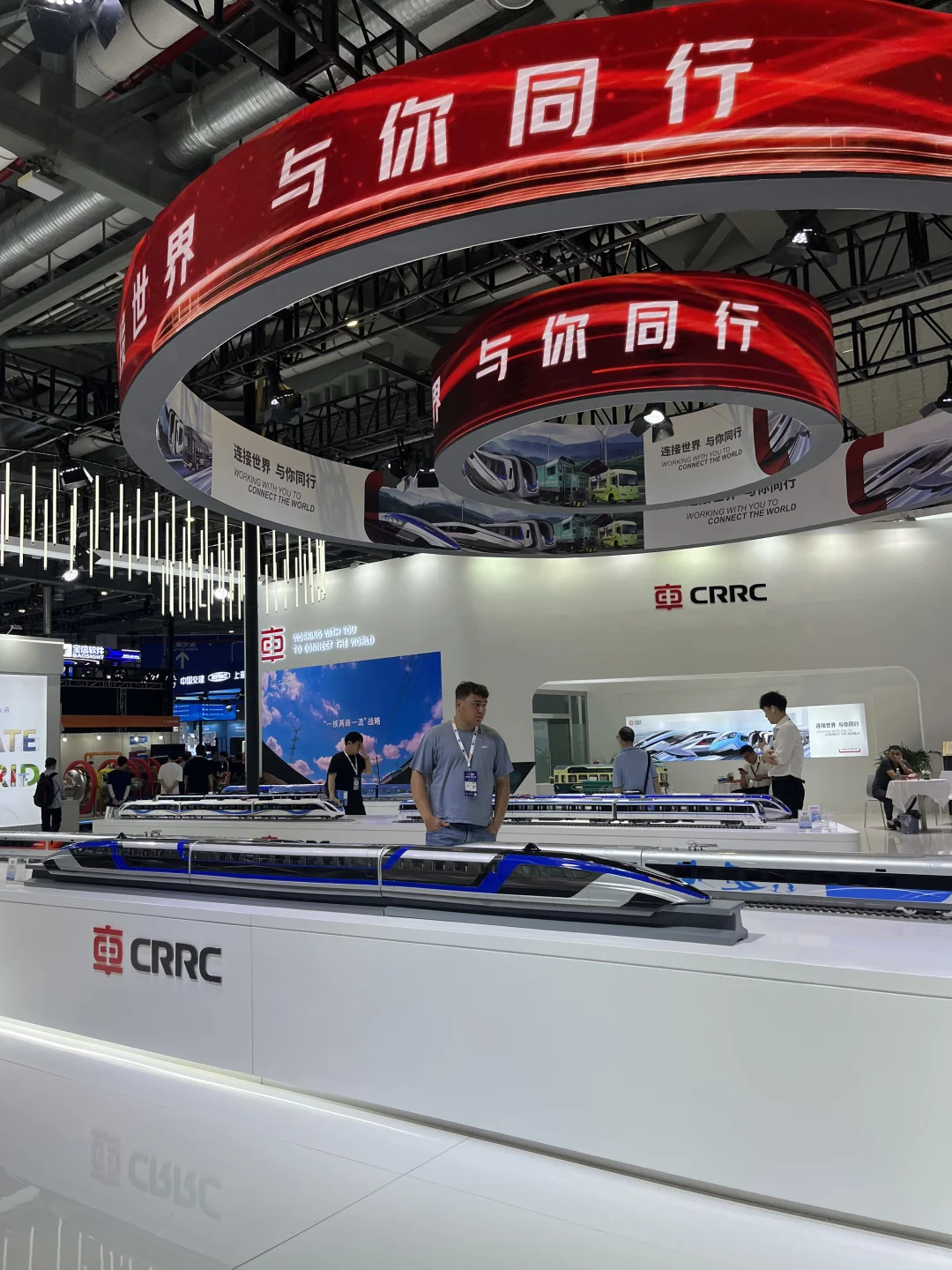 TOB工博会。逛了三天。累了。讲不动了。