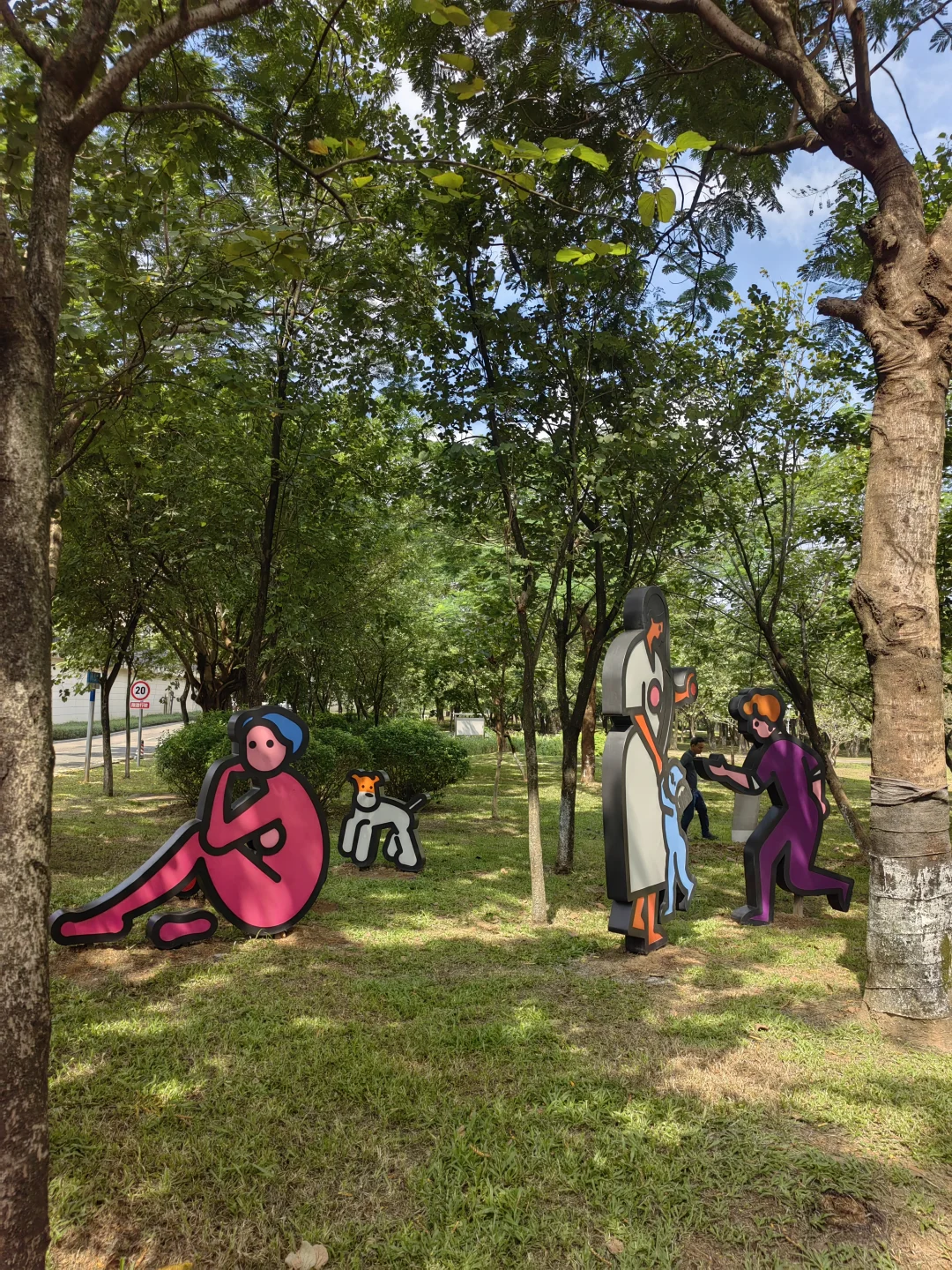 逛公园,看松山湖双年展,拥抱更开阔的世界