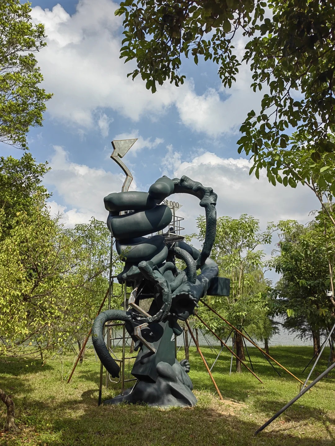 逛公园,看松山湖双年展,拥抱更开阔的世界