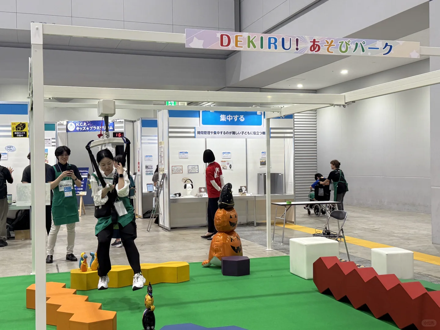 在??福祉机器展我问厂商能不能出口到中国