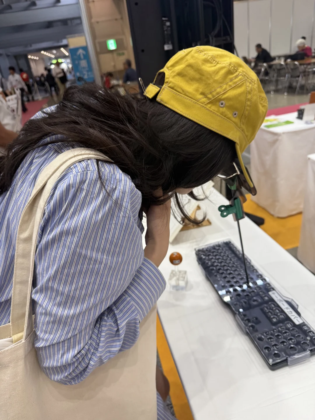 在??福祉机器展我问厂商能不能出口到中国