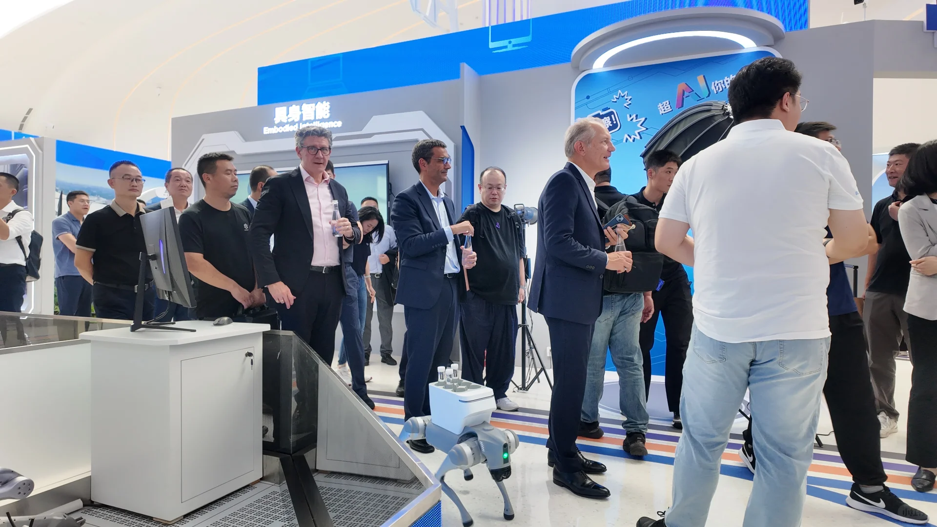 京东方全球创新伙伴大会2025在国创中心举办