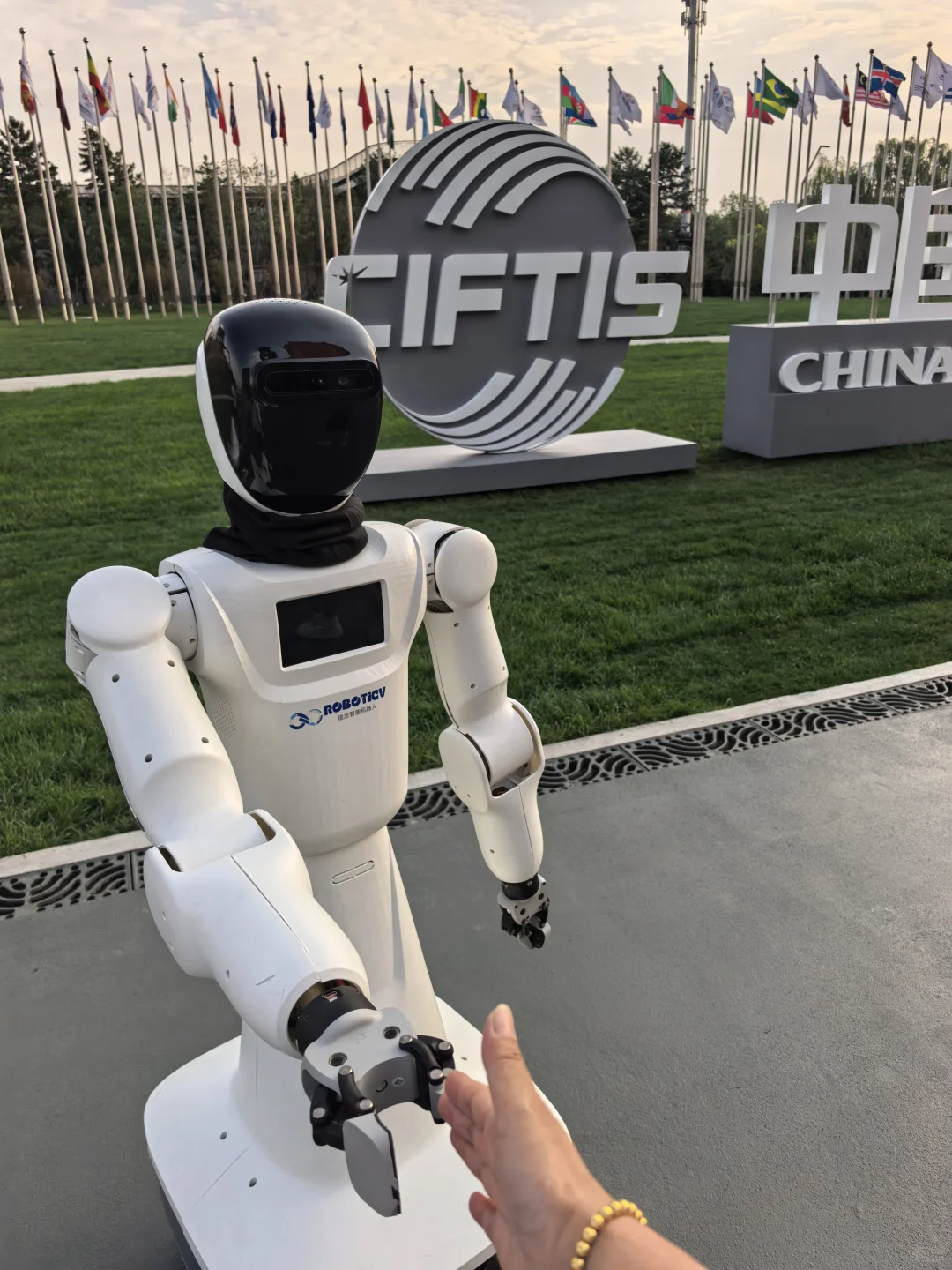 太酷了吧！首钢服贸会彻底刷新了我的认知！