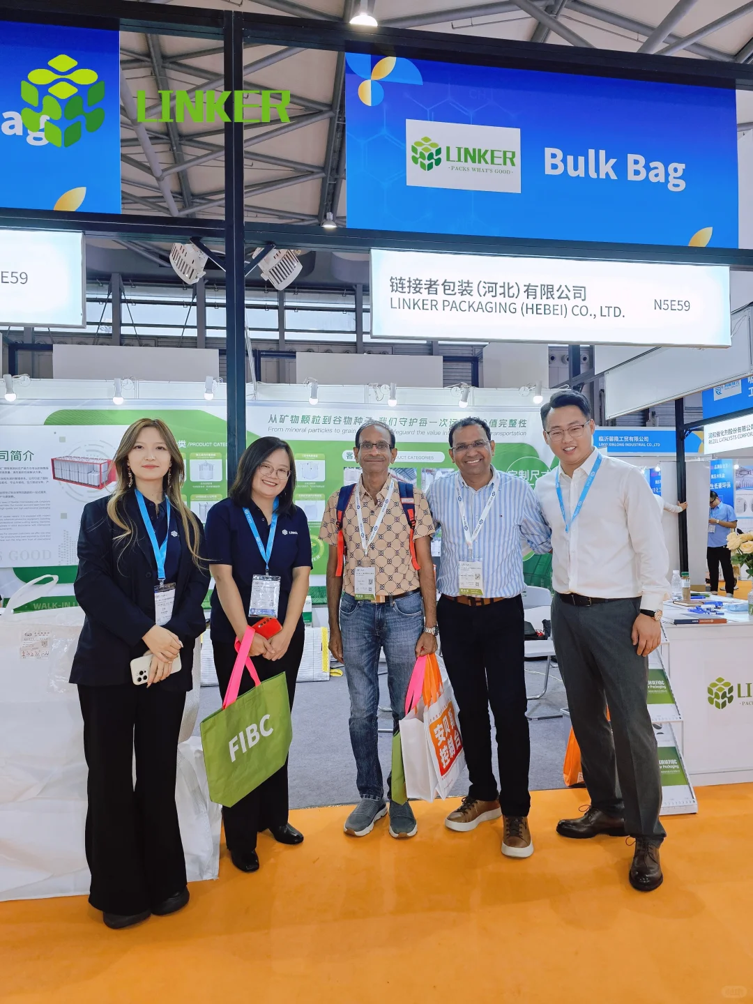 工业之美 璀璨而有力量 全球化工展