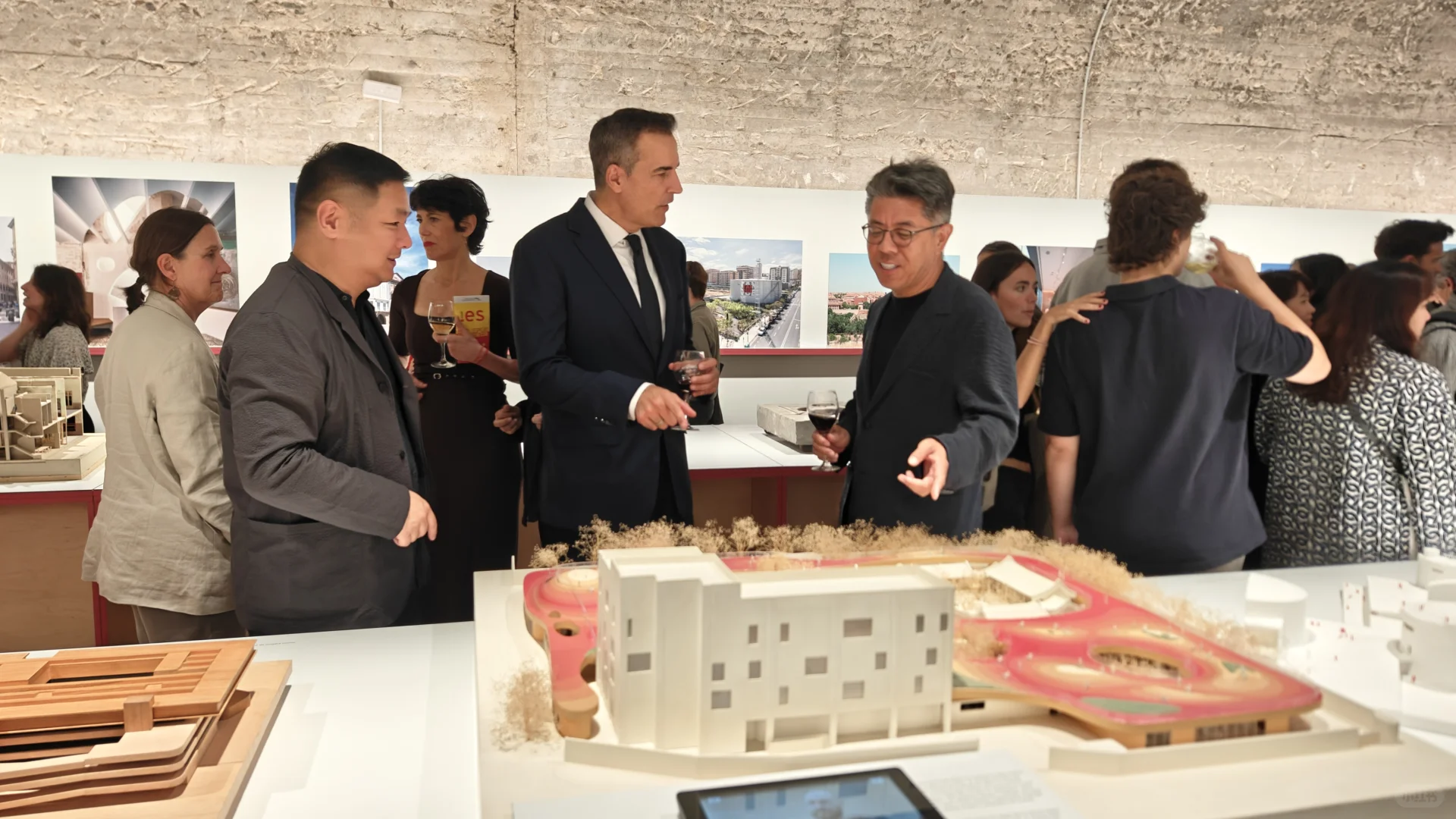 中国同济大学与西班牙住房城市部设计展交会