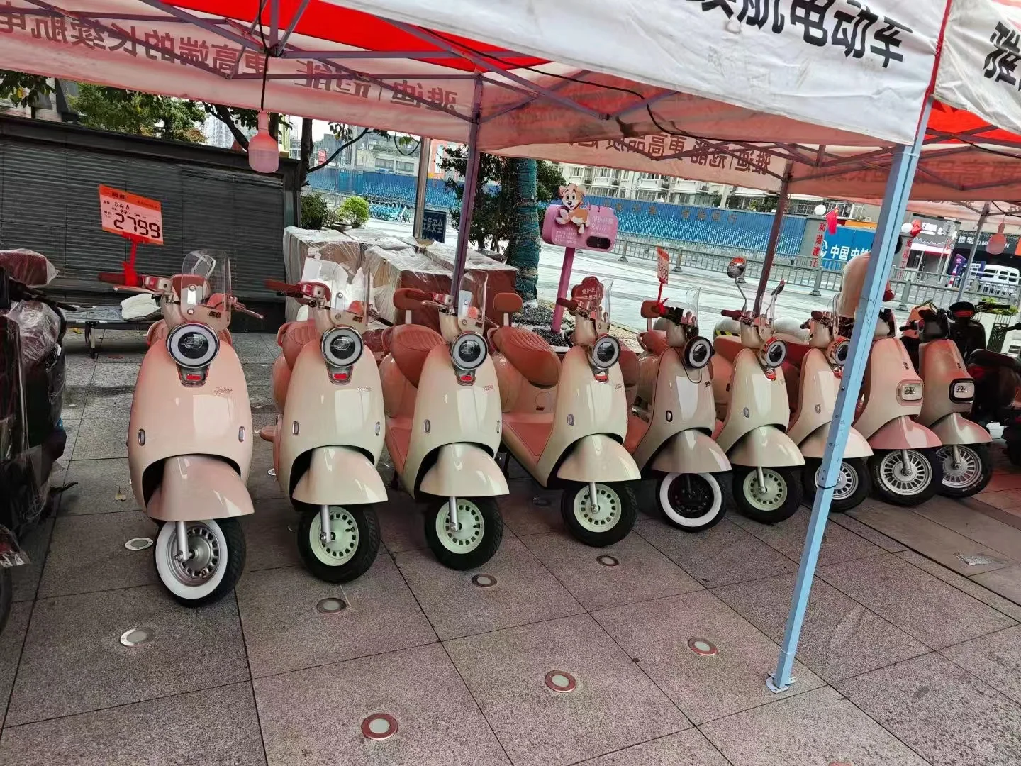 国庆雅迪展销会热卖中