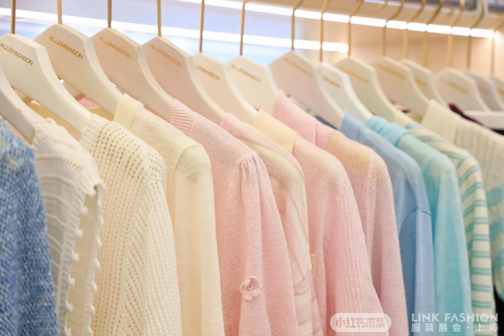 今天的朋友圈C位，被这场选品会承包了